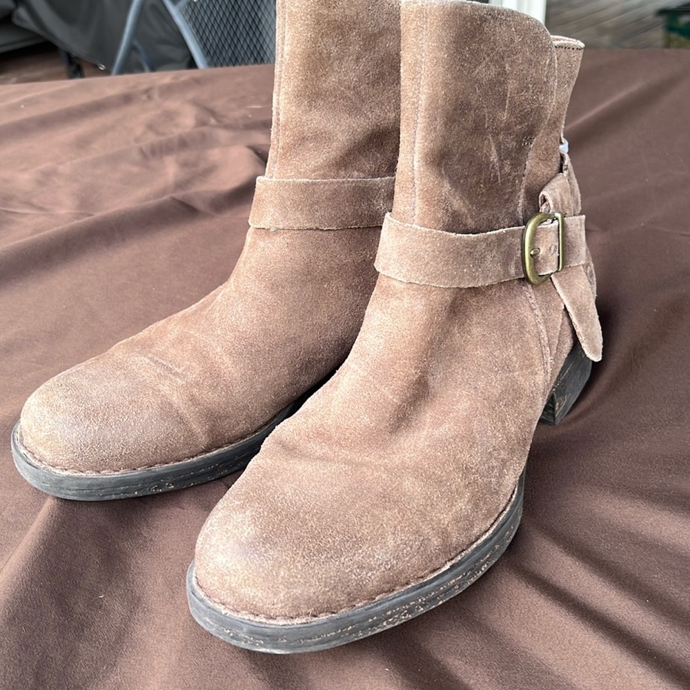 Born Syd Distresses Ankle Boots, Brown suede, Women's size 10M